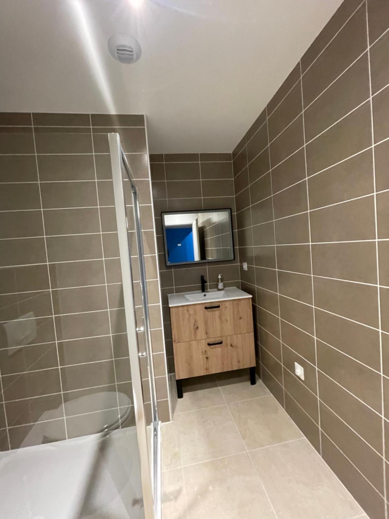 Le Salvador - Appart'Hotel De 18M2 A 44M2 La Talaudiere 외부 사진