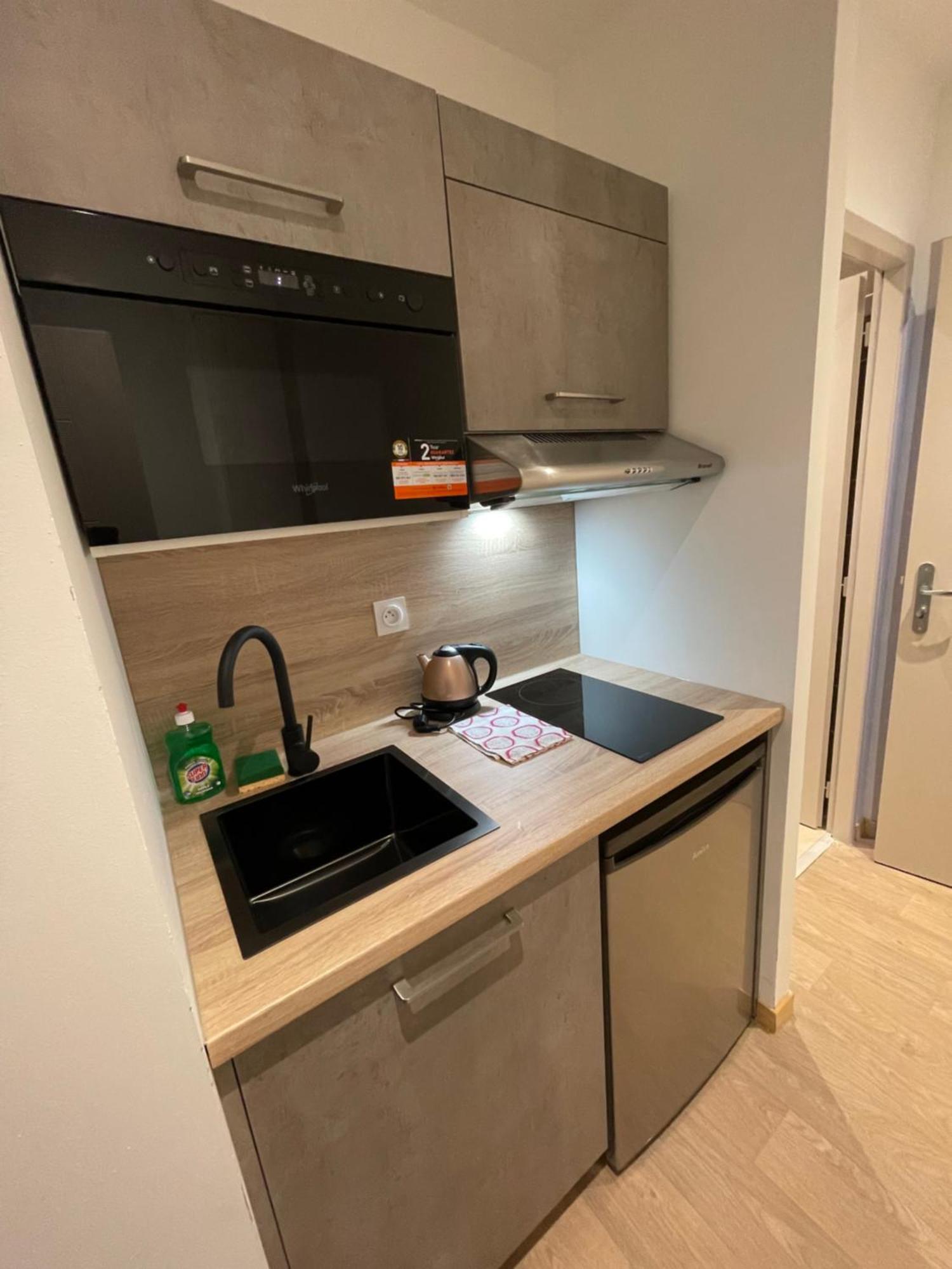 Le Salvador - Appart'Hotel De 18M2 A 44M2 La Talaudiere 외부 사진