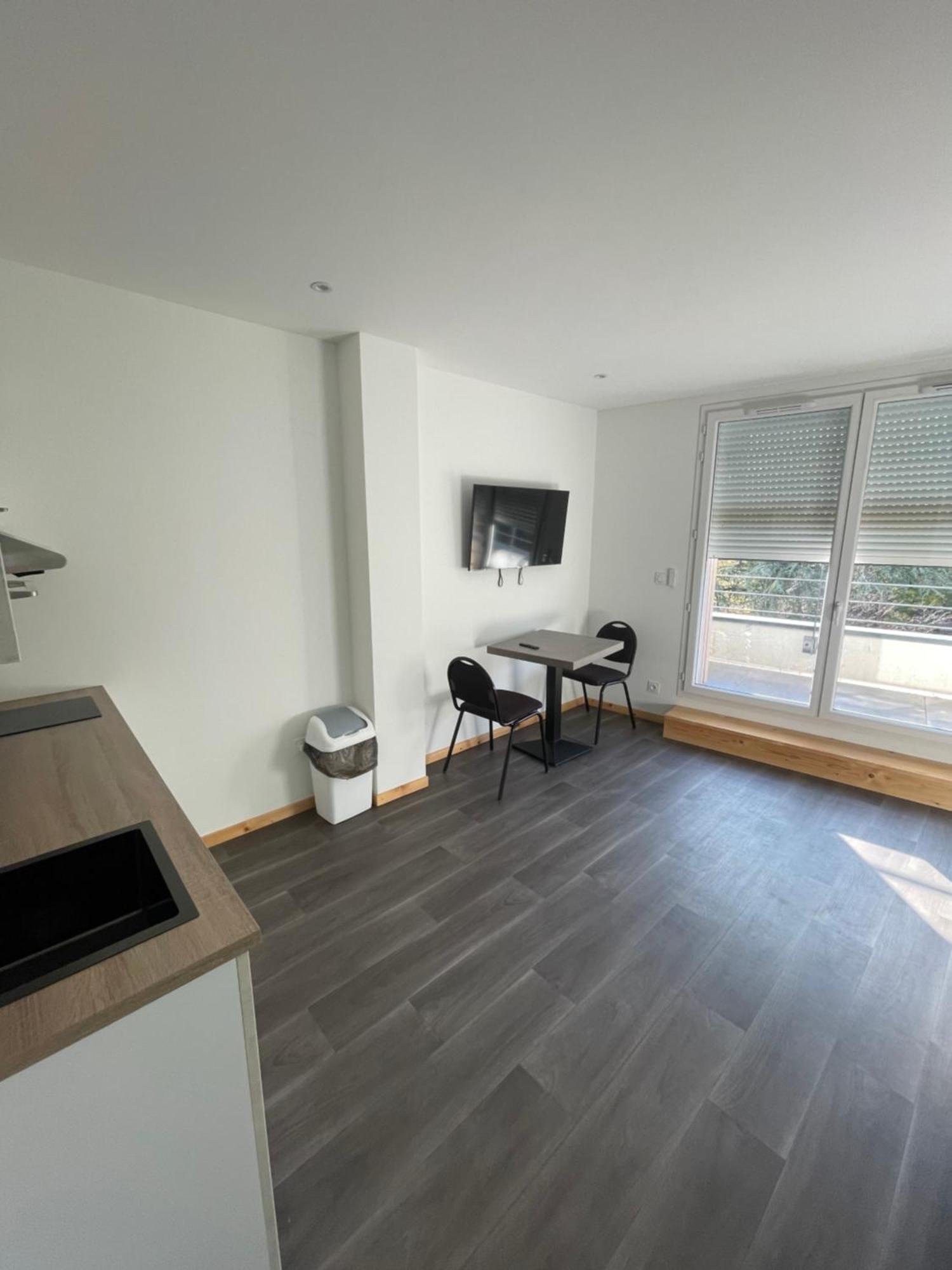 Le Salvador - Appart'Hotel De 18M2 A 44M2 La Talaudiere 외부 사진