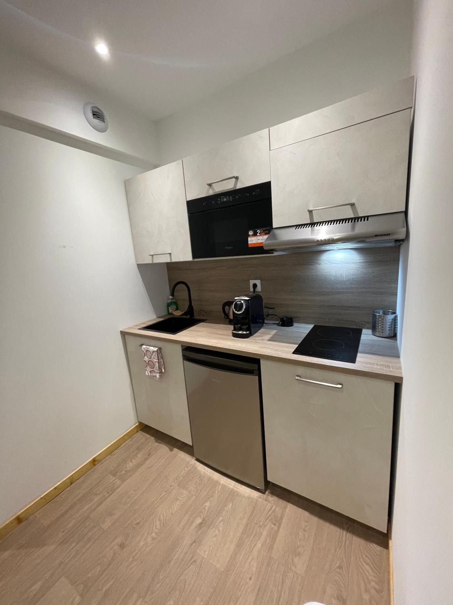 Le Salvador - Appart'Hotel De 18M2 A 44M2 La Talaudiere 외부 사진