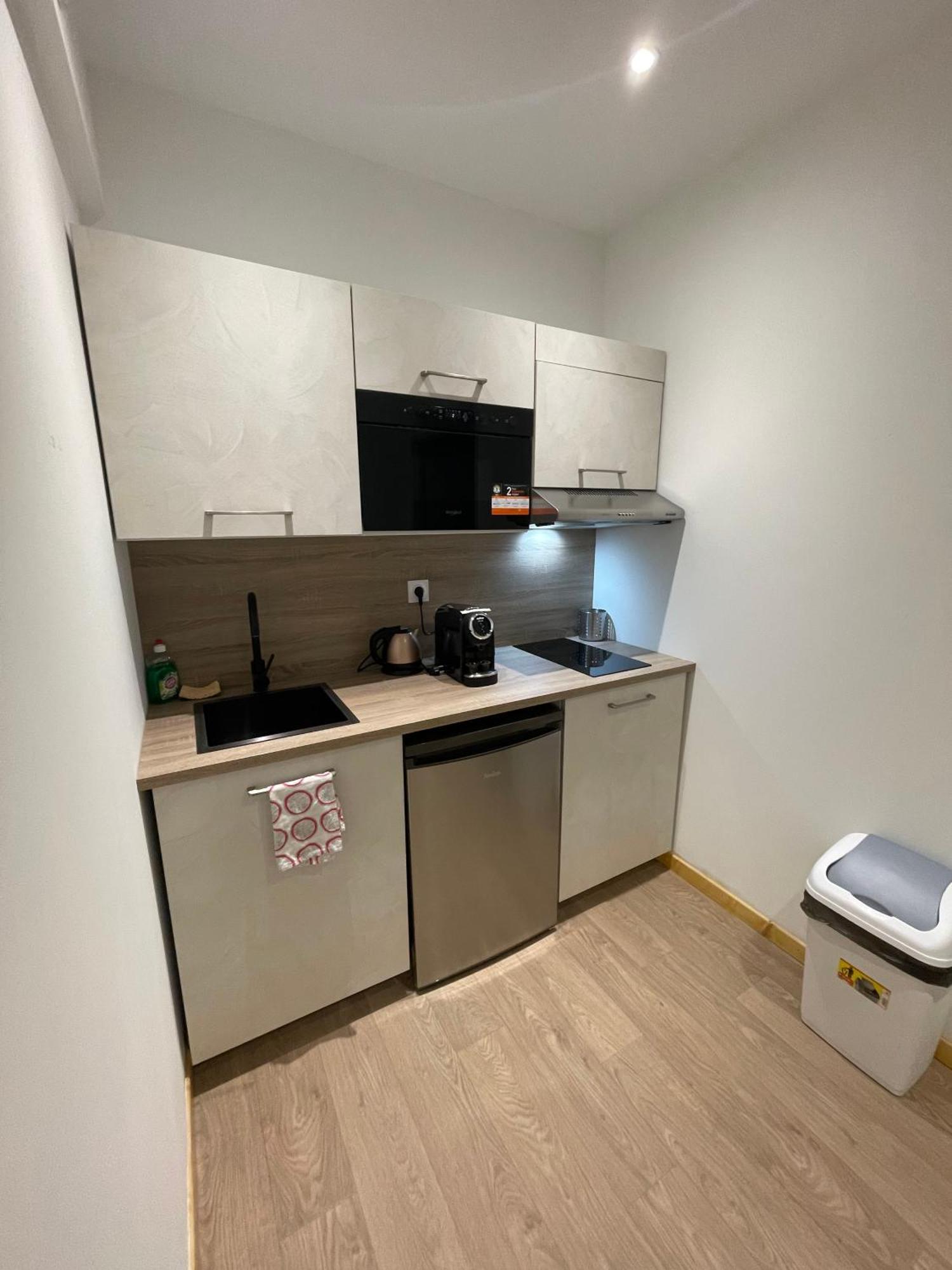 Le Salvador - Appart'Hotel De 18M2 A 44M2 La Talaudiere 외부 사진